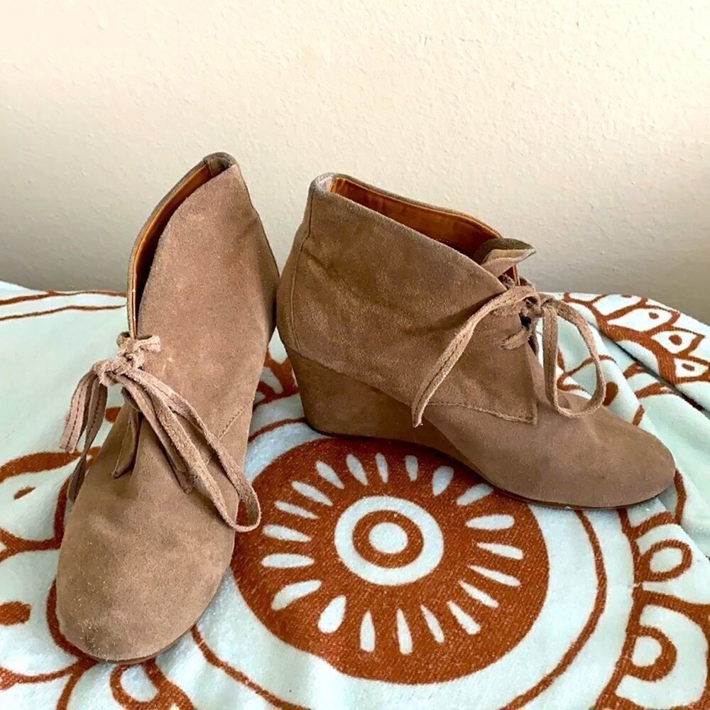 Dolce Vita size 10 Taupe Wedge Ankle Bootie